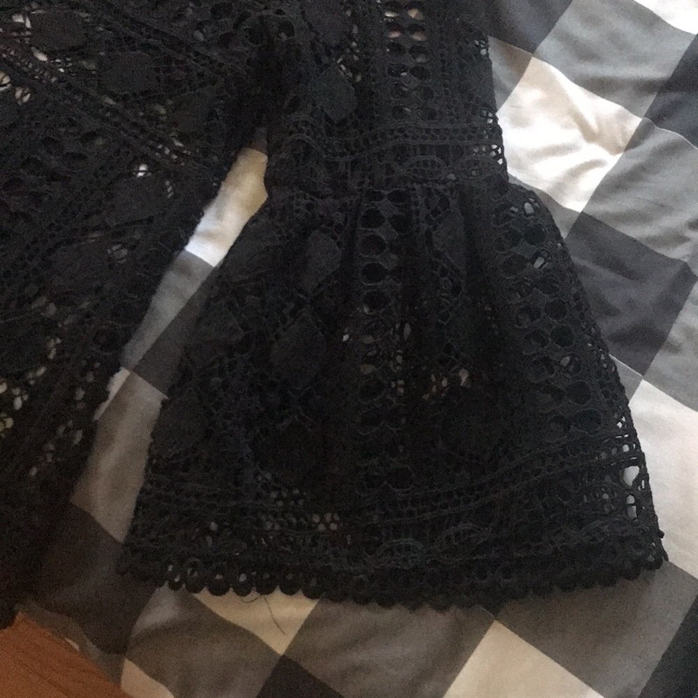 Anthropologie ELLISON Elegant Black Lace Bell Sleeve Top Sz Large - Picture 6 of 8
